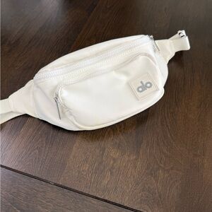 ALO Yoga Cream Belt Bag for Men